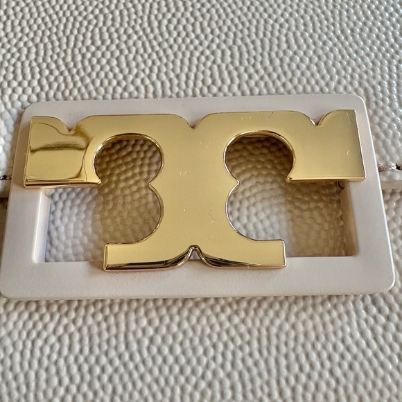 $398 NWOT TORY BURCH Gigi Envelope Clutch Handbag Beige Pebbled Patent Leather - Picture 2 of 13